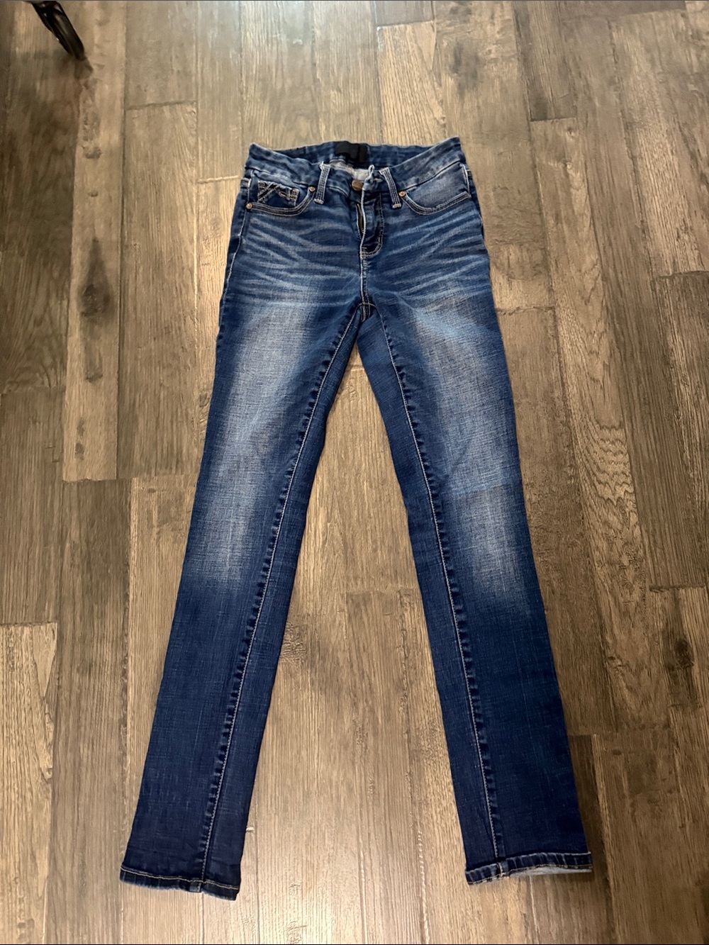 Buckle Women's Skinny Jeans in Blue Wash